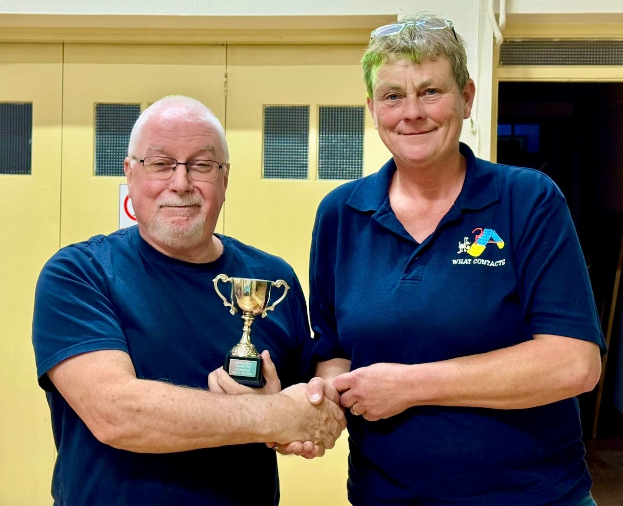 Mike Inglis receiving the Exhibition Print Winner Trophy