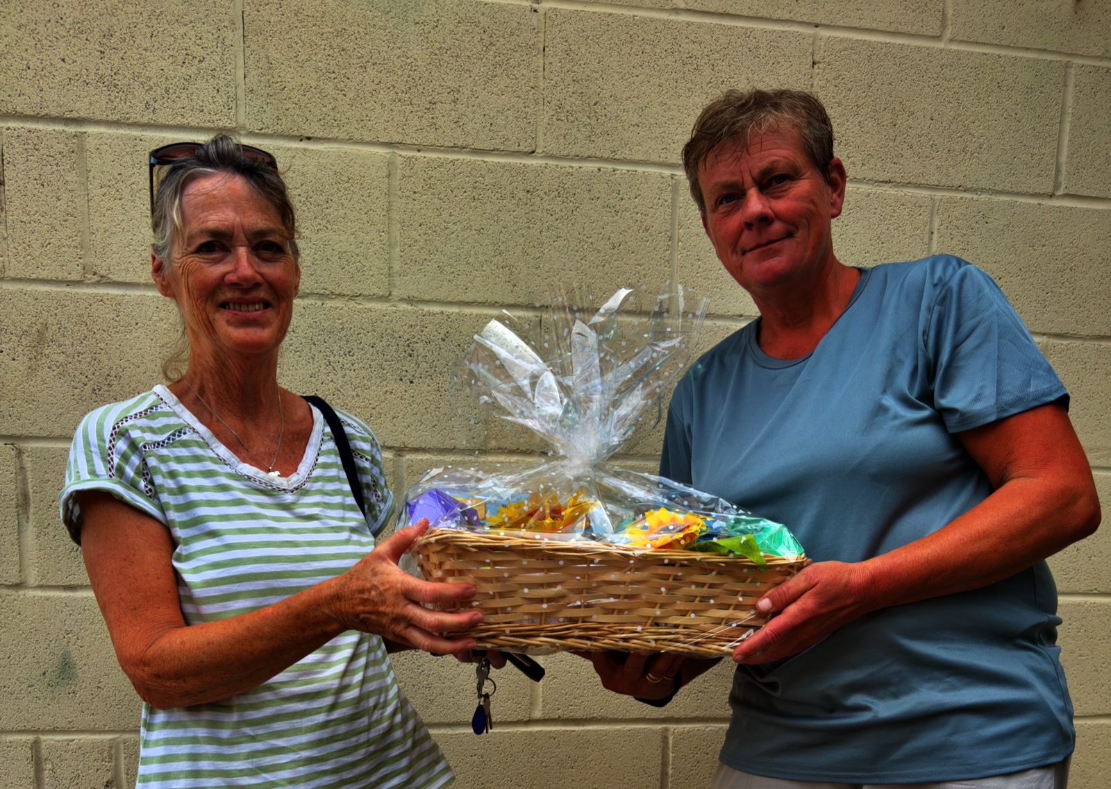 Heather Easton receiving her raffle prize